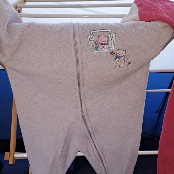 2 sleepers for 10 size 12 mo - Picture 3 of 4